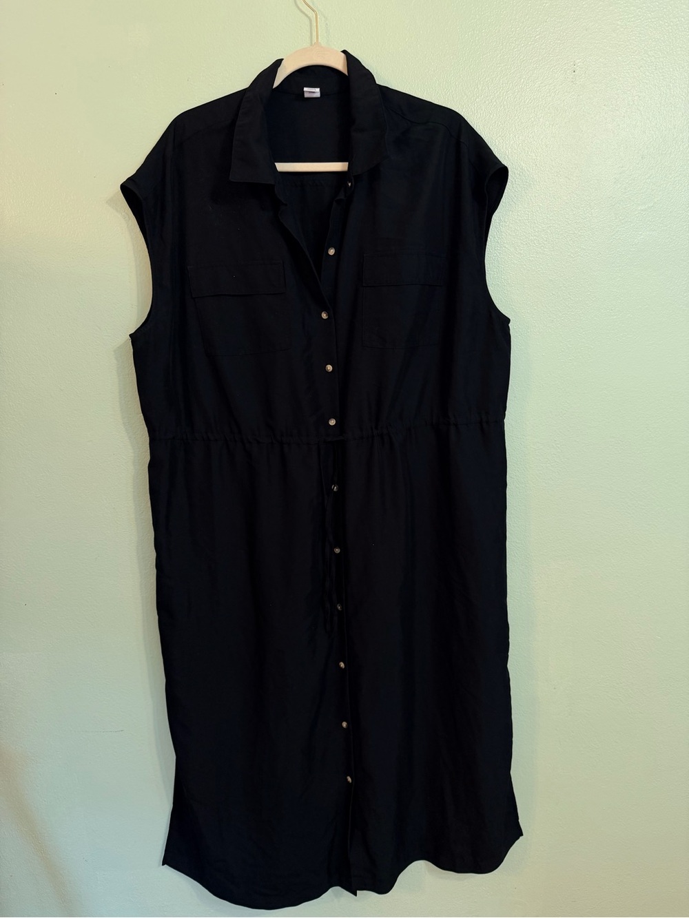 Old Navy Black Sleeveless Button-Front Midi Dress